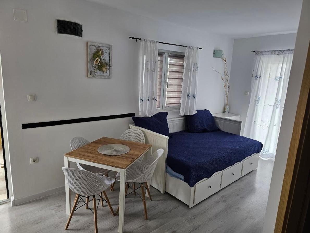 Apartmani Alma Podgora Bagian luar foto