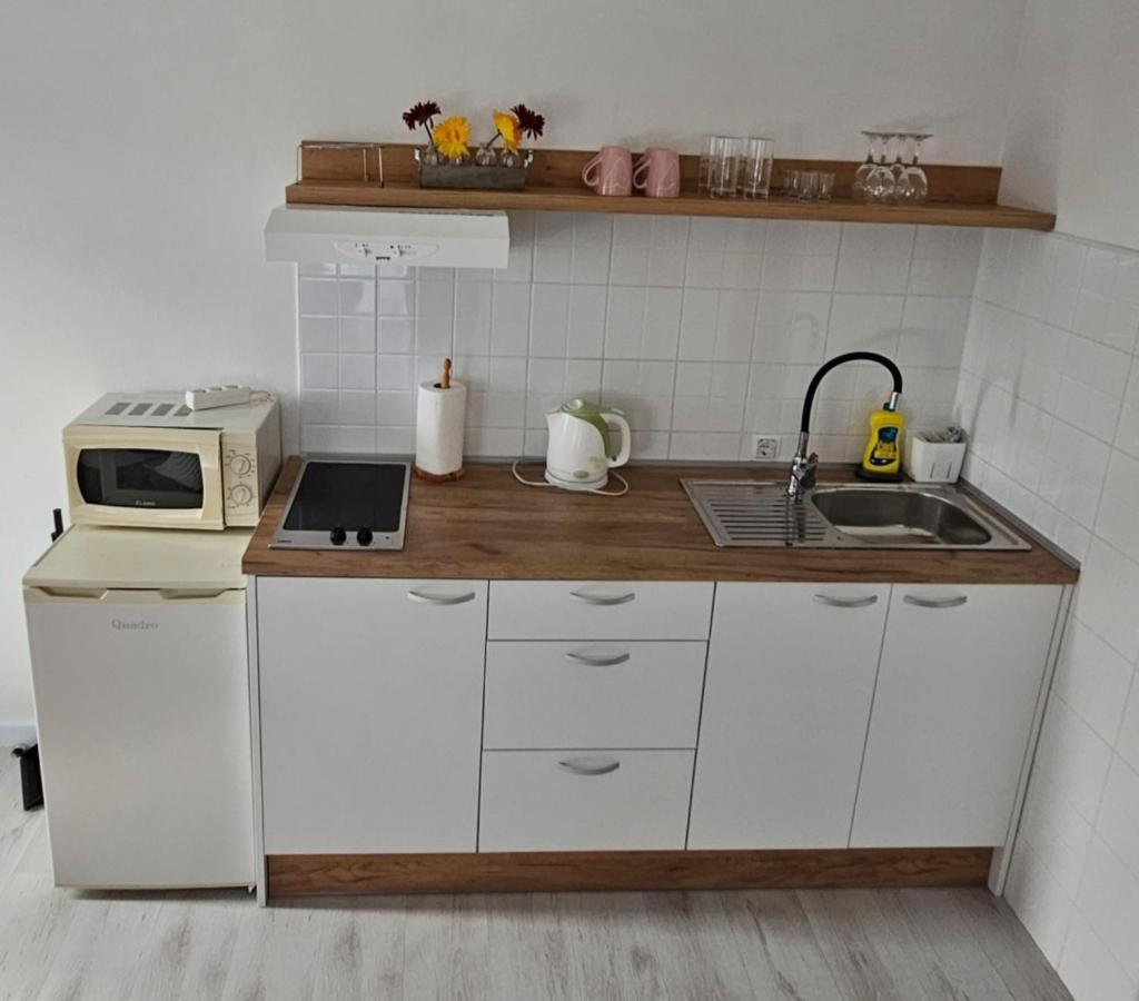Apartmani Alma Podgora Bagian luar foto