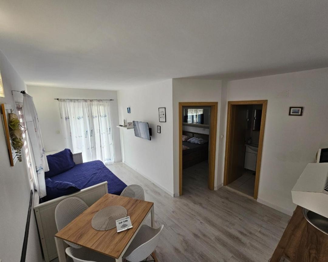 Apartmani Alma Podgora Bagian luar foto